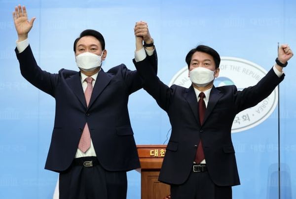 Breaking News Analysis: Yun Seok-yeol and Ahn Cheol-su Form a Unity Ticket