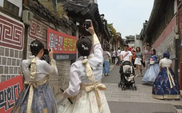 Global Tourism Rushes In: Data